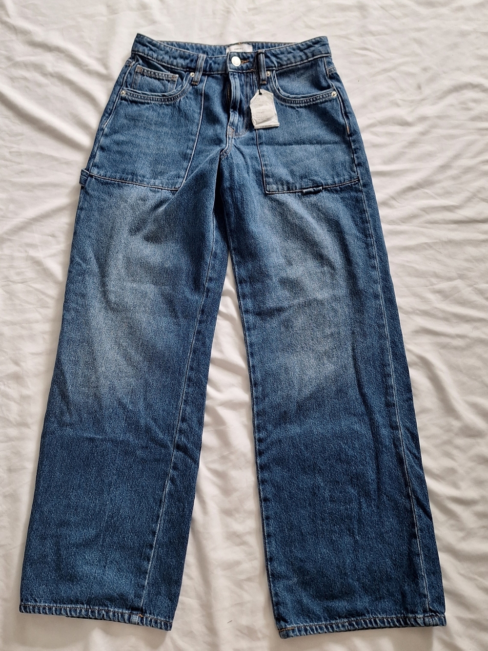 Forever 21 Women's Mid Rise Slim Fit Straight Leg Blue Jeans Size 26

New with t